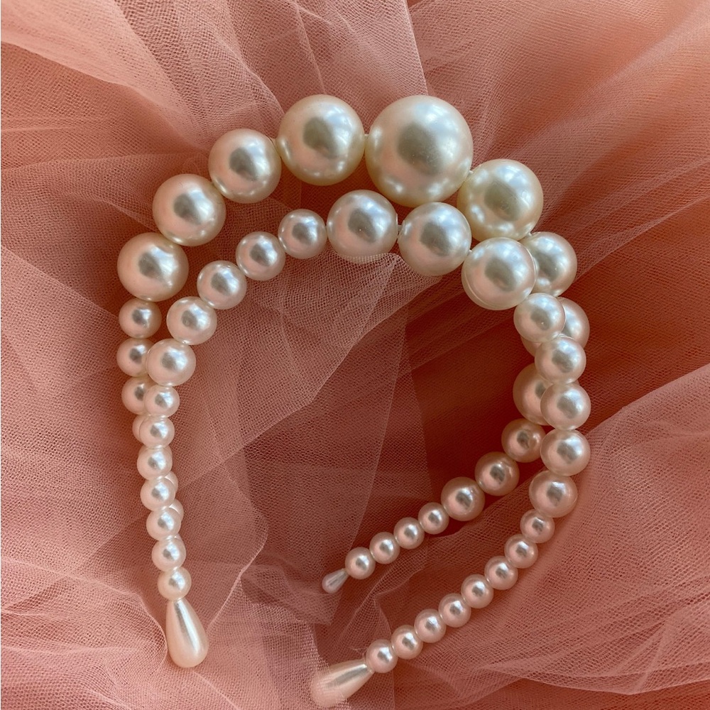 Elegant Pearl Headband